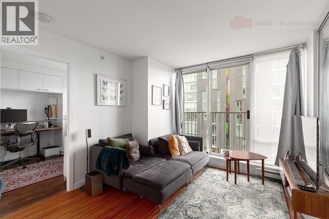 Photo du bâtiment - 328 E 11th Ave