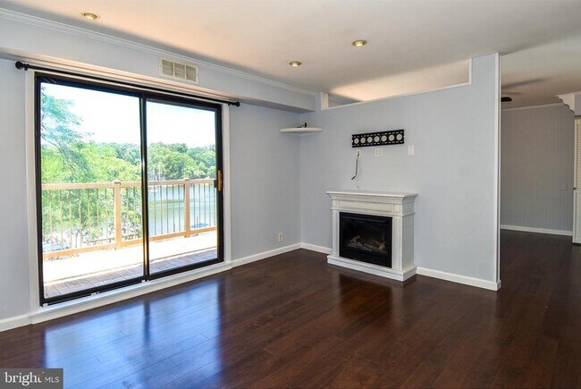 Building Photo - 308 Forbes St