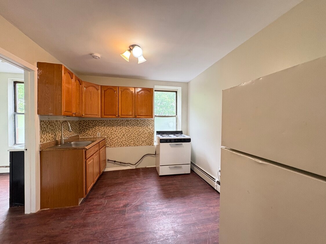 Primary Photo - 36 S 12th St