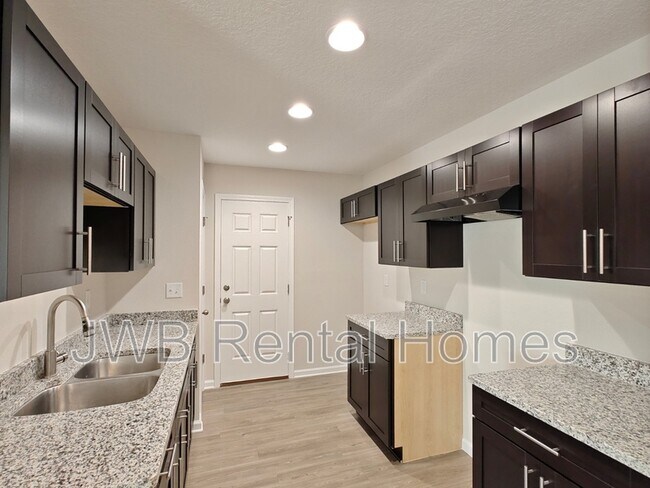 Foto del edificio - 5915 Patterson Ave
