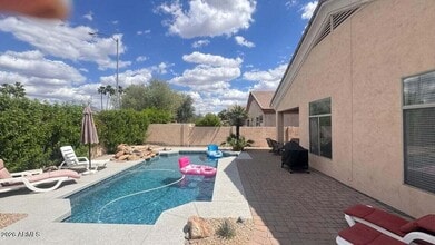 Building Photo - 8856 E Sharon Dr