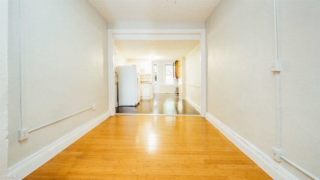 Building Photo - 134 Grattan St