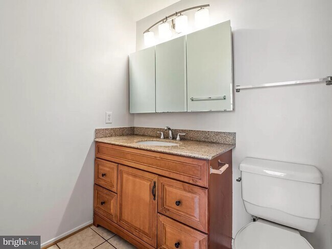 Building Photo - 2308 Hunters Square Ct