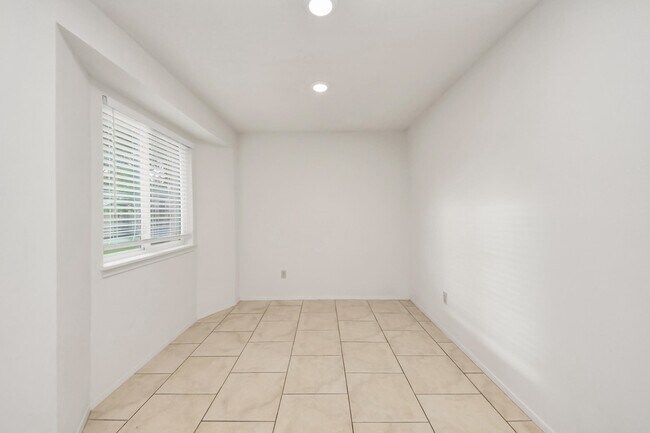 Foto del edificio - 6019 Spellman Rd