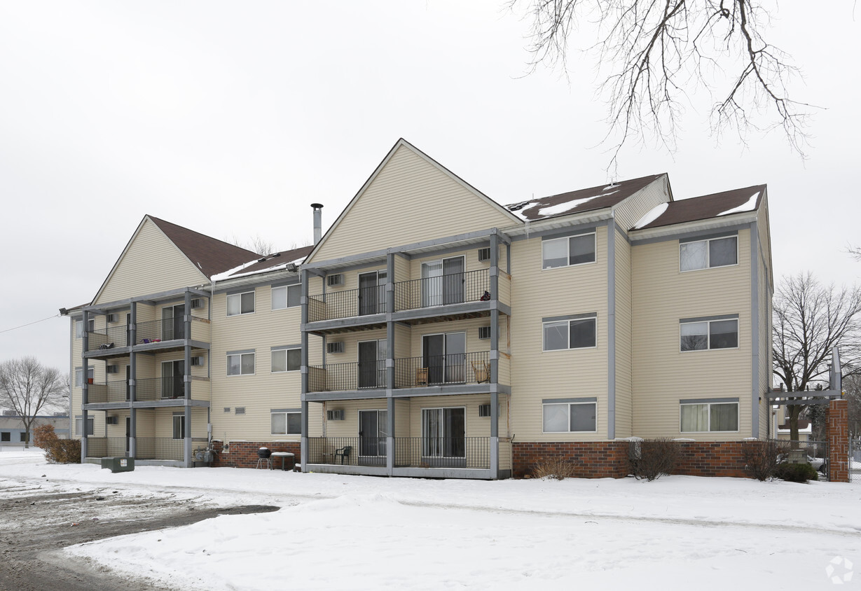 Primary Photo - Plymouth Avenue Townhomes