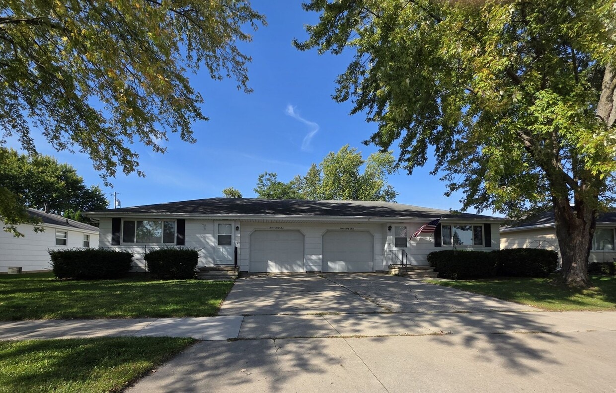 Foto principal - 1263-1265 Meadow Ln