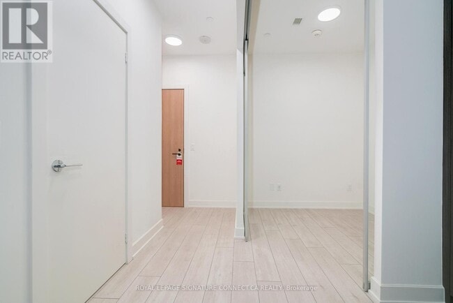 Building Photo - 15 Mercer St