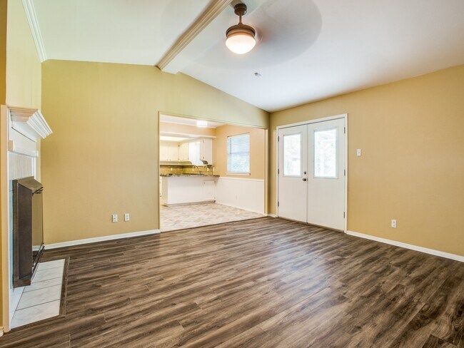 Building Photo - 6521 Lavano Dr