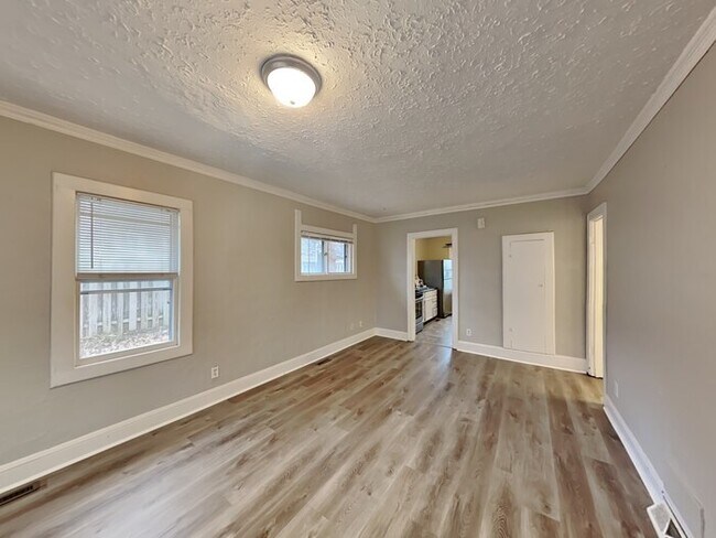 Foto del edificio - Bright 2 Bedroom, 1 Bathroom House in Robb...