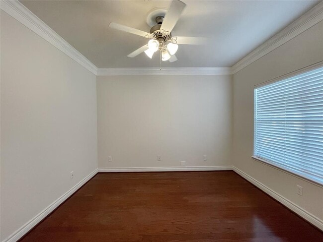 Building Photo - 3423 Clearview Cir