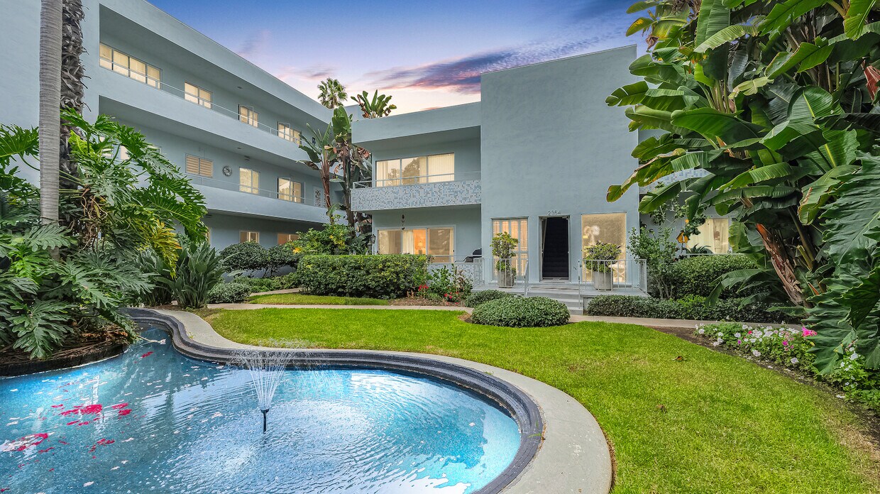 Foto principal - 2354 Torrey Pines Rd