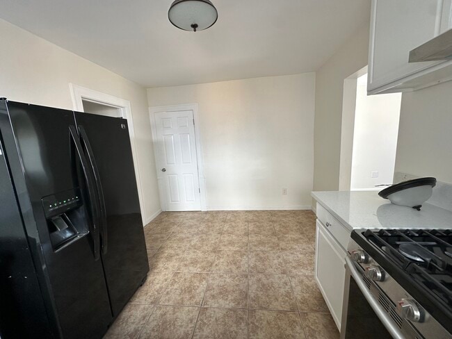 Foto del edificio - 624 W 49th St