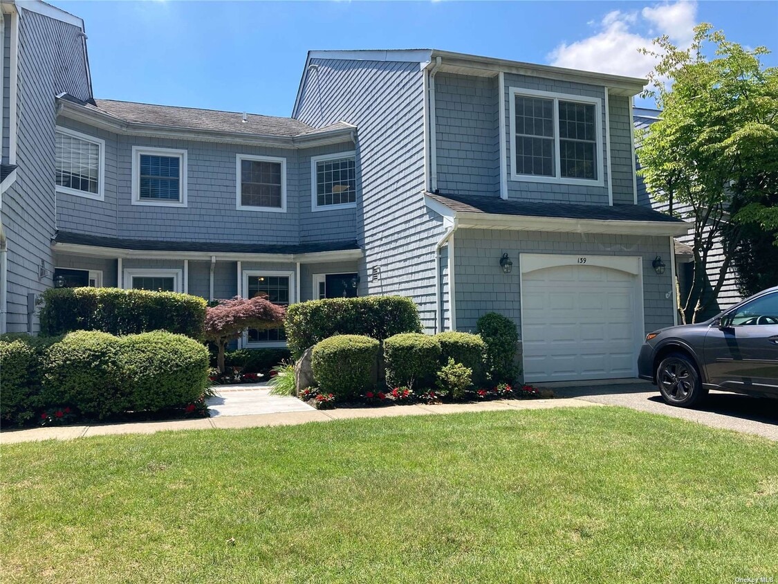 Primary Photo - 139 Lakebridge Dr N