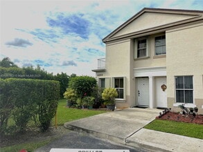 Building Photo - 9203 Fontainebleau Blvd