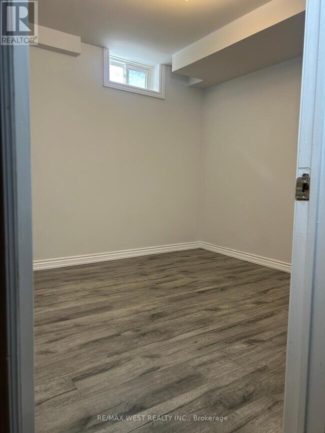 Building Photo - 10 Pagehurst Ct