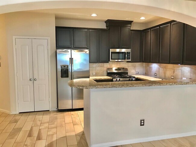 Building Photo - 8314 Columbia Forest Dr
