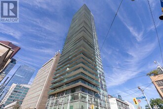 Building Photo - 33 Lombard St