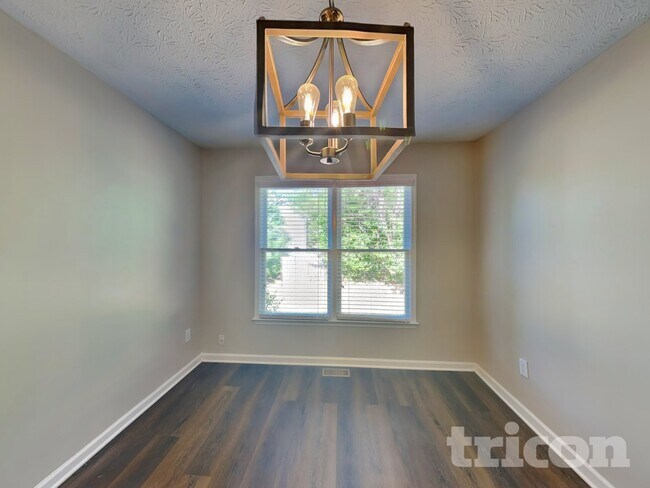 Foto del edificio - 985 Brookmont Dr S W