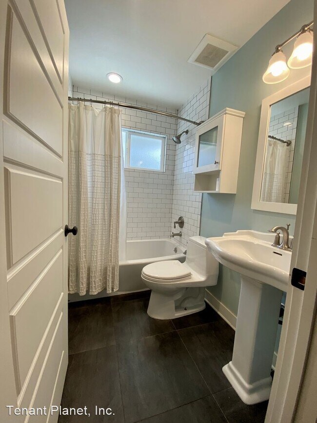 Foto del edificio - 2 br, 2 bath House - 1164 E Appleton St