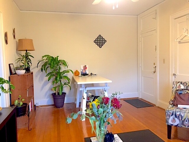 Foto del edificio - 1823 E 5th St