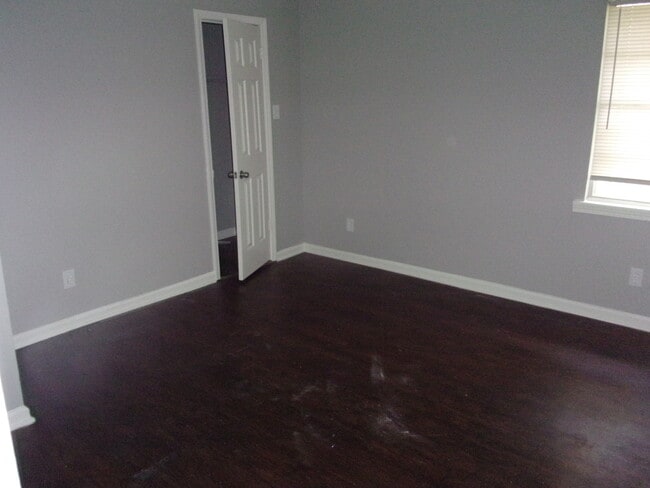 Foto del edificio - 5546 Apple Blossom Dr