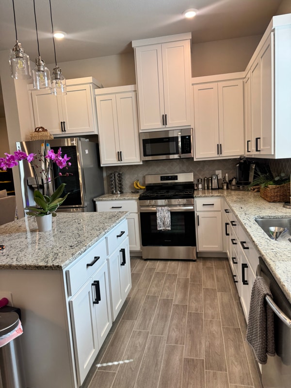 Building Photo - 632 Mooney Dr