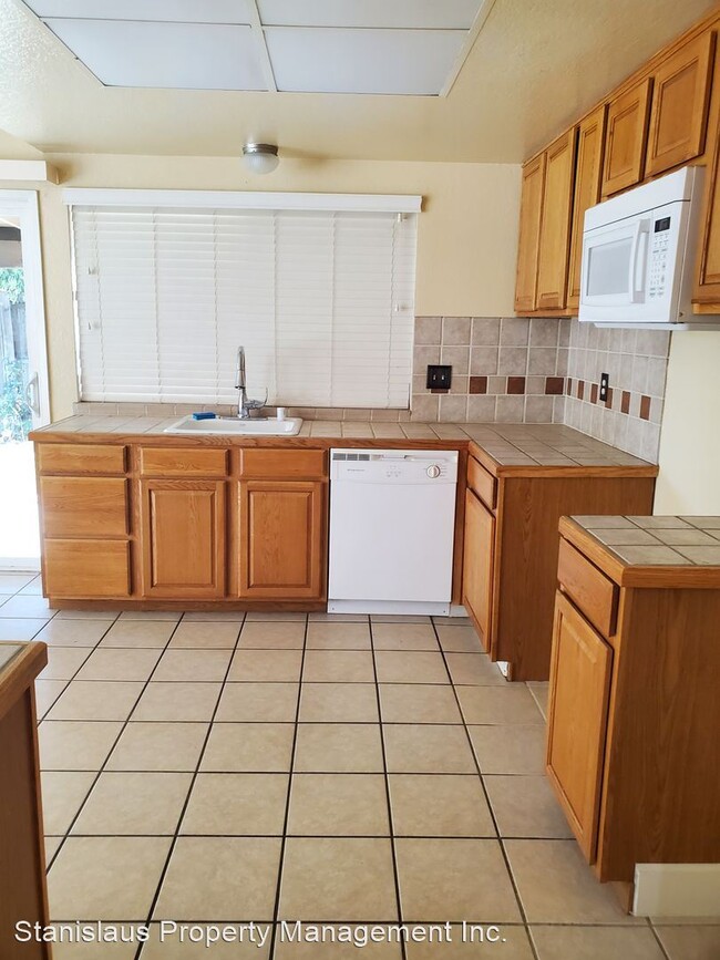 Building Photo - 3 br, 2 bath House - 1605 Eastwick Court