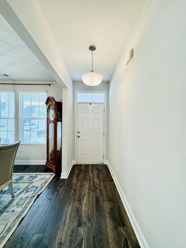 Building Photo - 2464 Campton Lp