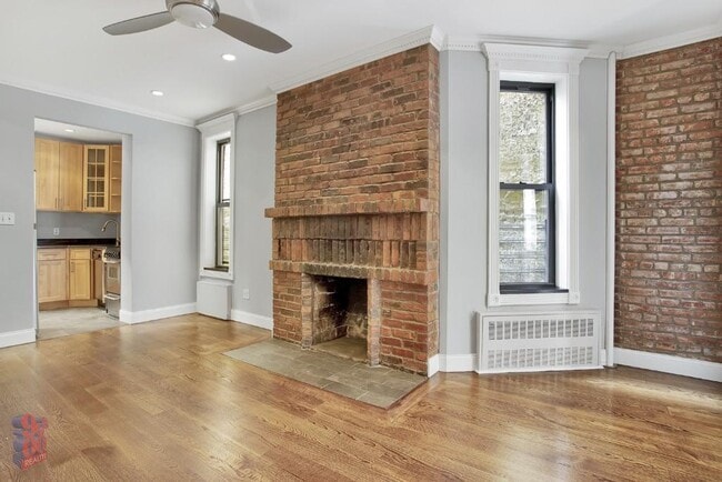 Building Photo - 209 E 25th St