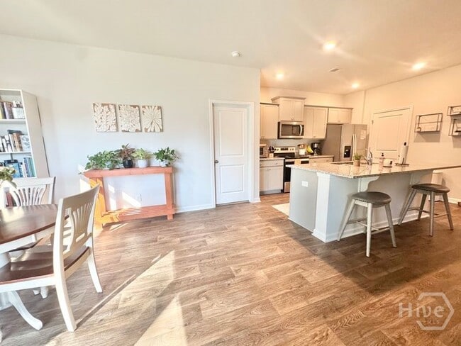 Building Photo - 3 Heavener Rd