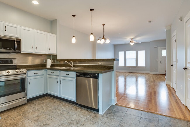 Building Photo - 545 Swiss Ave