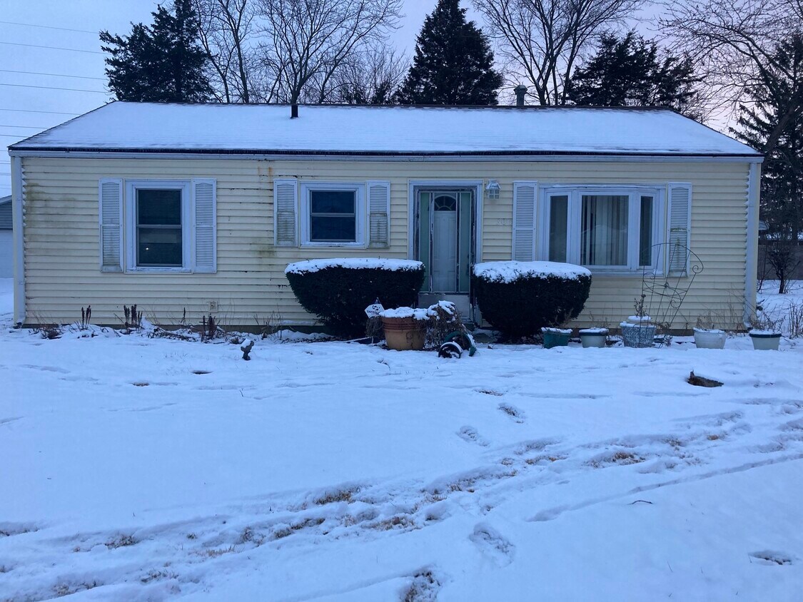 Primary Photo - 306 Luana Rd