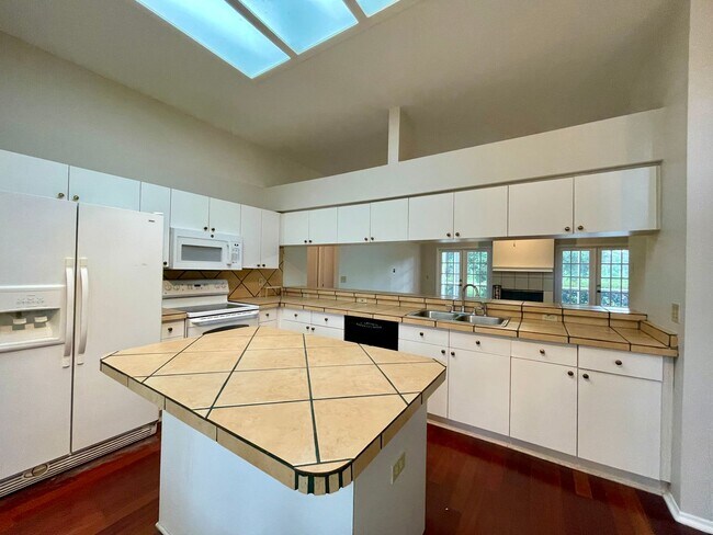 Building Photo - 3 Bedroom 2 Bath Home in Pebble Creek Comm...