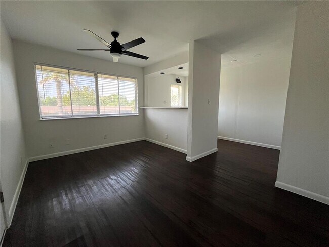 Foto del edificio - 3304 Red River St