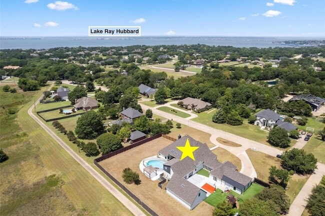 Building Photo - 209 Carriage Hill Ln