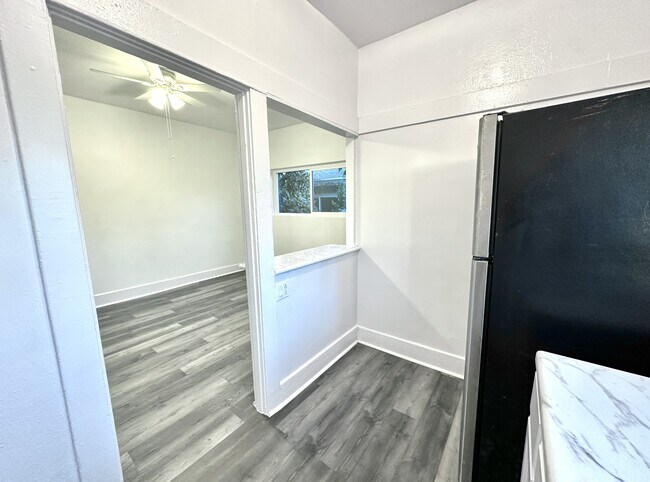 Foto del edificio - 1278 N Wilton Pl
