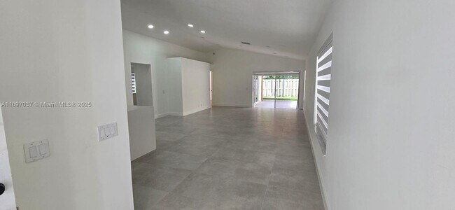 Building Photo - 591 Talavera Rd