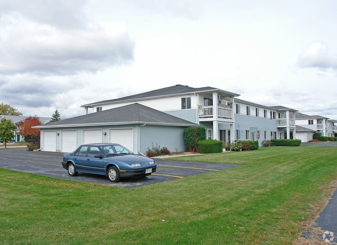 311 5th St, Waterford, WI 53185 Apartments in Waterford, WI