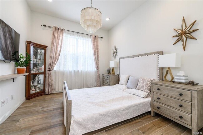 Building Photo - 328 Pinnacle Drive, Lake Forest, CA 92630 ...