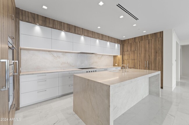 Foto del edificio - 6587 N Palmeraie Blvd