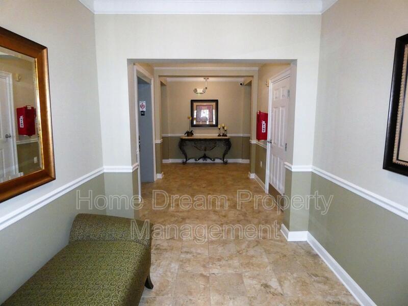 Primary Photo - 701 Cobblestone Blvd
