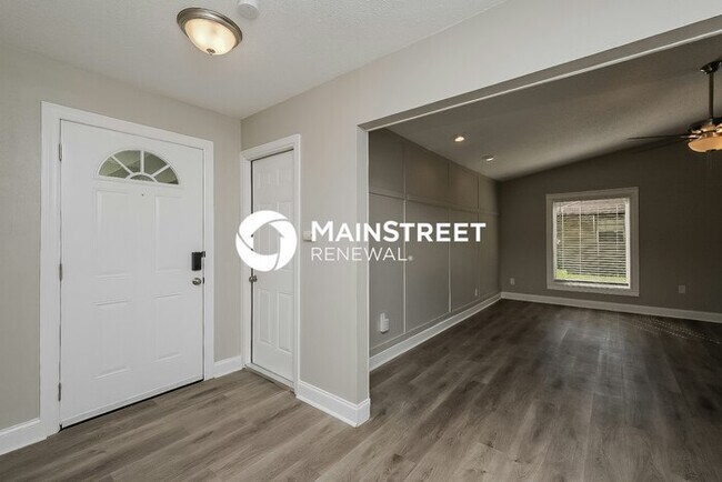 Foto del edificio - 3 Bedroom Pet-Friendly Home in MULBERRY, FL with Main Street Renewal