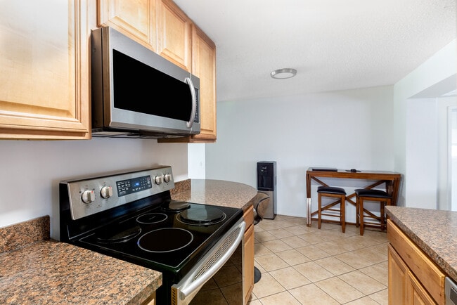 Building Photo - 1041 Jadewood Ave