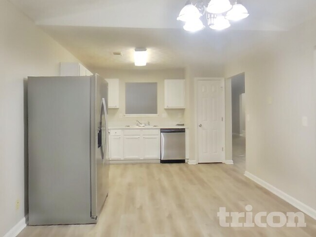 Building Photo - 7020 Setters Way