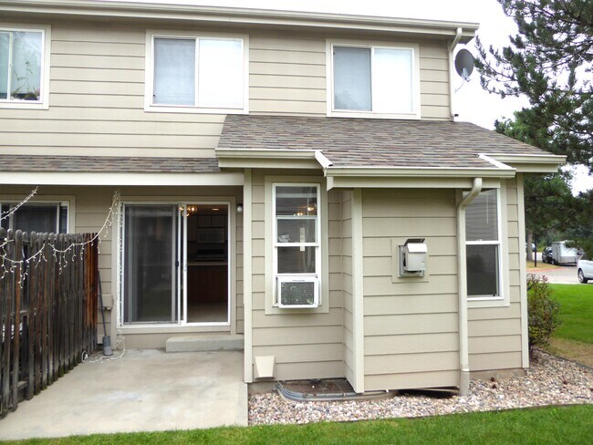 Building Photo - 1637 Westbridge Dr