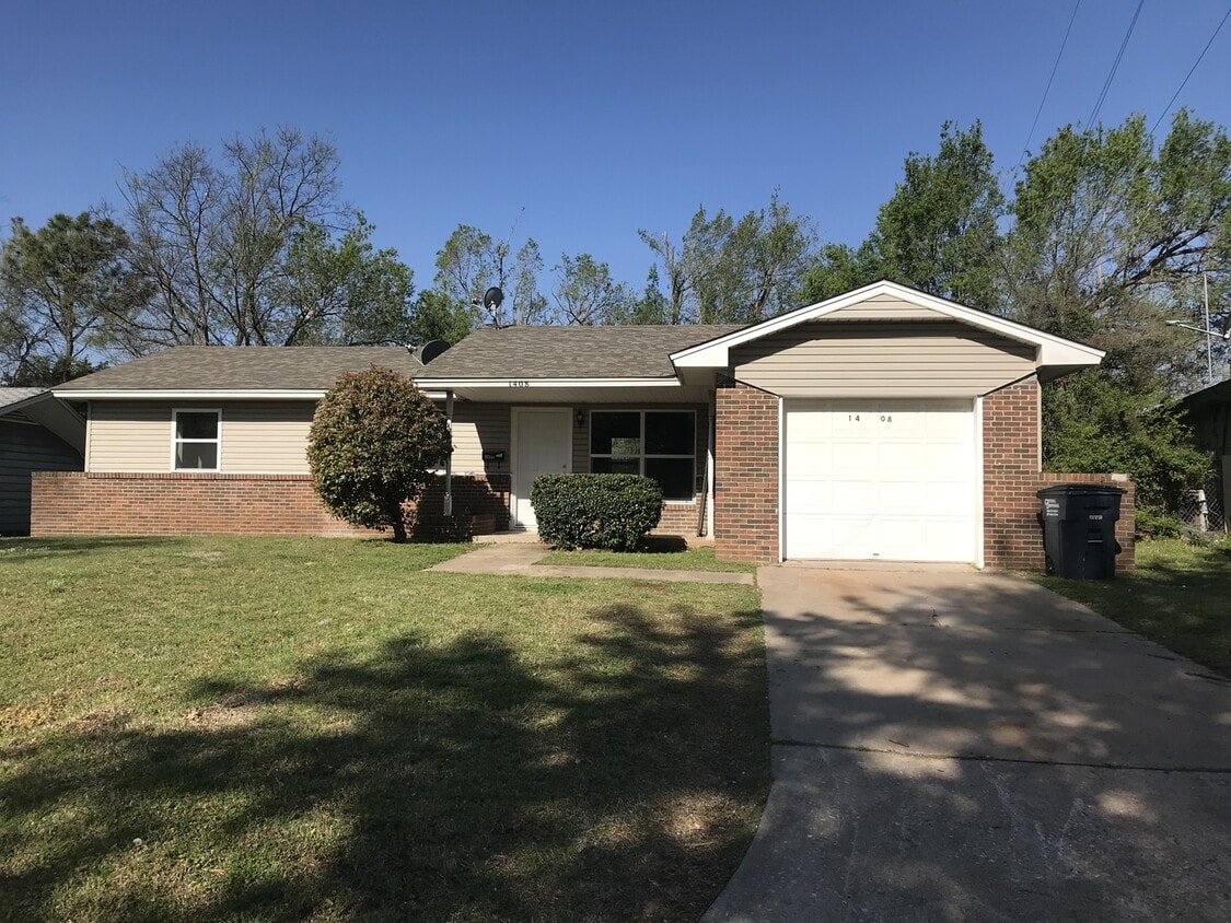 Primary Photo - Newly remodeled 3 bed 1 bath home.