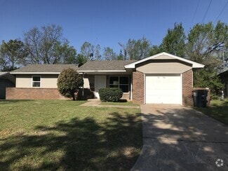Building Photo - 1408 Thompson Dr