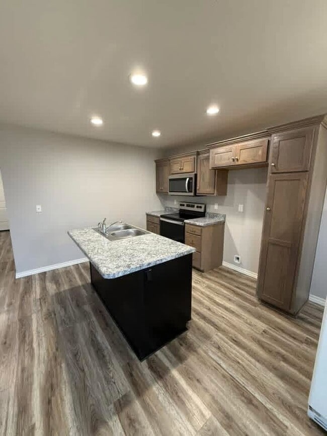 Building Photo - 609 W Kimberly Ct