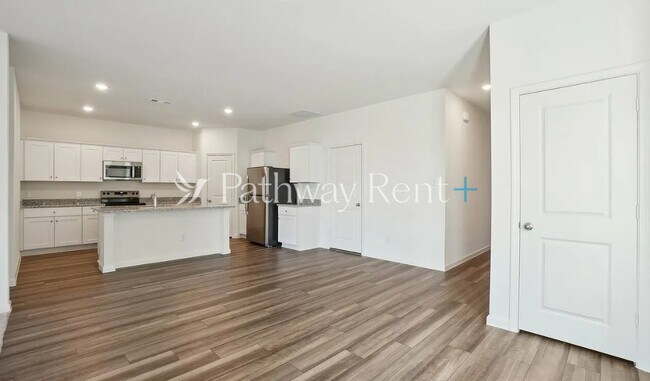 Building Photo - 209 Wild Daisy Wy