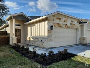 Building Photo - 9815 Grosbeak Ln